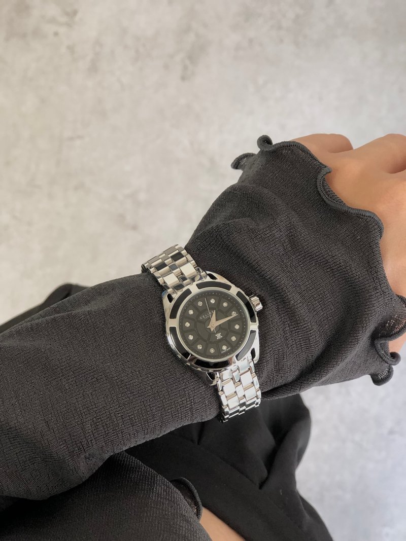 【 日本直送　名牌中古包 】CELINE セリーヌ 腕時計 シルバー ブラック ブラゾン ステンレススチール クォーツ vintage オールド kdm68r - 女錶 - 不鏽鋼 銀色