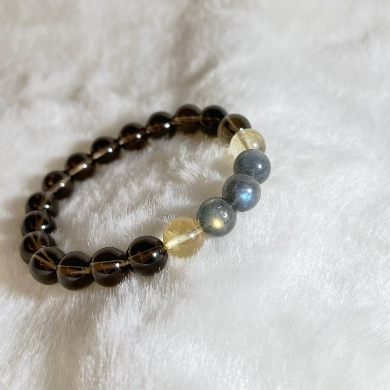 Three-color labradorite, smoky quartz, citrine bracelet | Calm style ‧ One thing, one picture ‧ - สร้อยข้อมือ - คริสตัล สีเทา