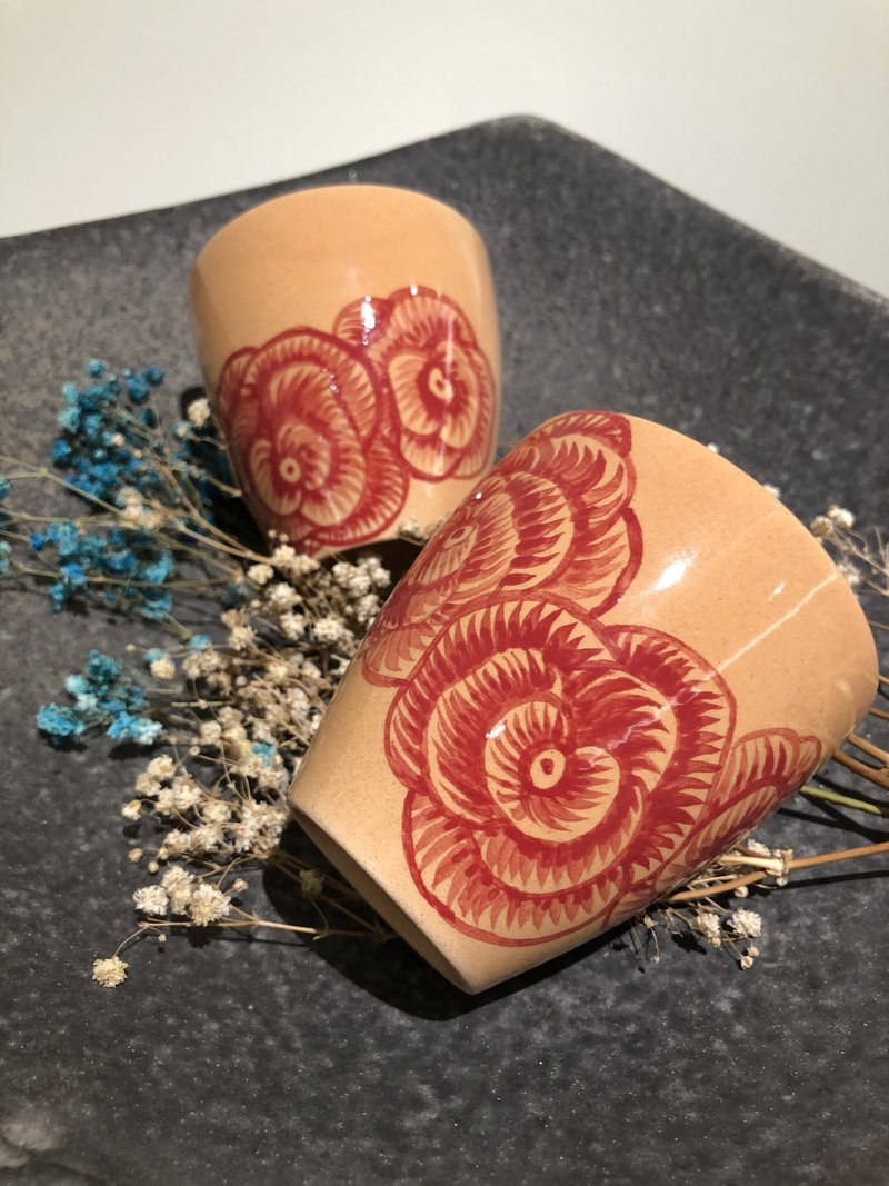 純手工款 獨一無二繪製水杯 花卉 陶瓷 高溫燒製(一入) - 茶壺/茶杯/茶具 - 陶 咖啡色