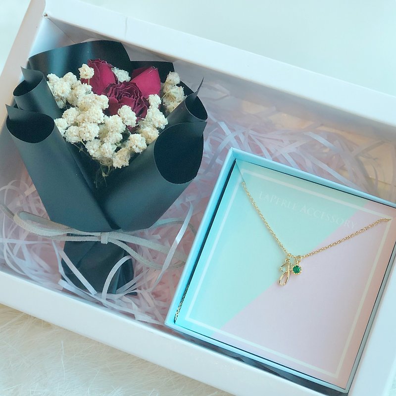 祖母綠色石 乾燥花字母頸鏈禮盒  客製化  A至Z  情人節新年禮物 - 頸圈項鍊 - 玻璃 金色