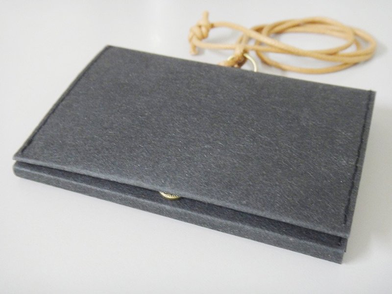 Photo business card holder (with hook) texture simple washed kraft paper - Card Holders & Cases - Paper Multicolor