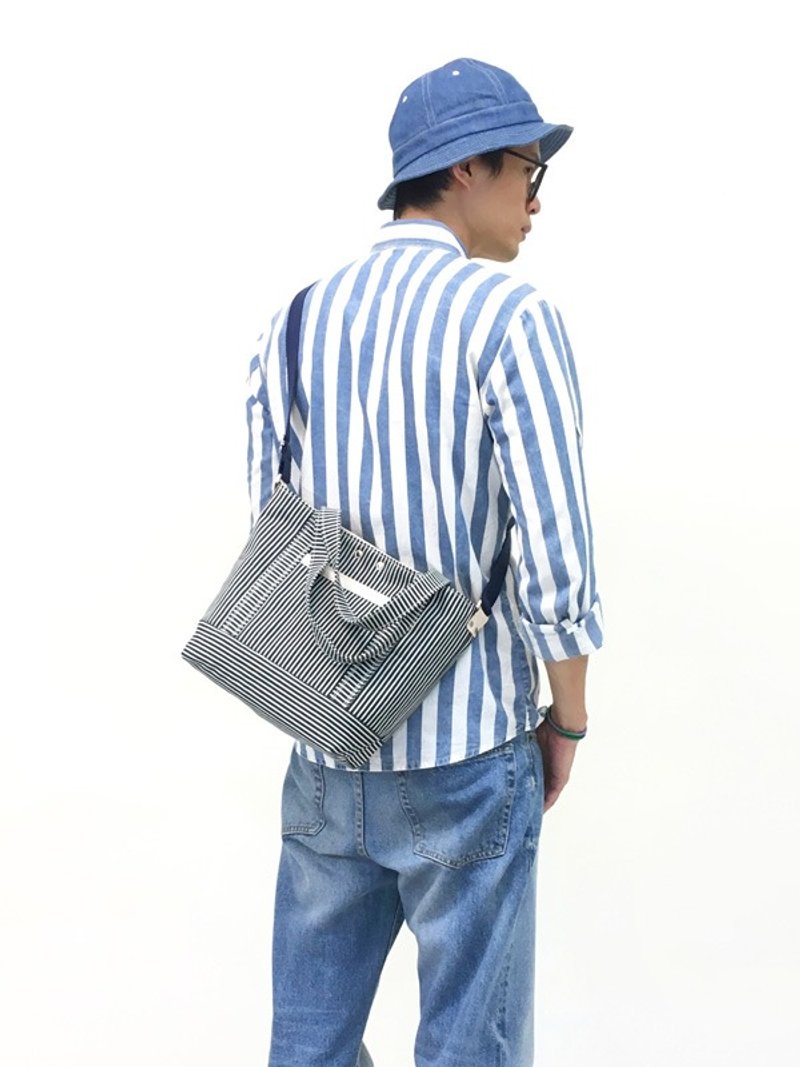 STRIPE-Hand-made leather striped denim canvas hand/slant side back/tablet bag - กระเป๋าแมสเซนเจอร์ - ผ้าฝ้าย/ผ้าลินิน สีน้ำเงิน