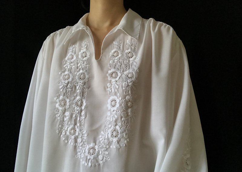 Hungarian antique hand-embroidered long-sleeved blouse/shirt
