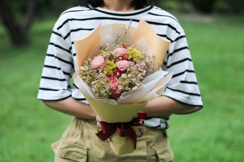 illuminate hand made dry bouquet - Dried Flowers & Bouquets - Plants & Flowers Orange