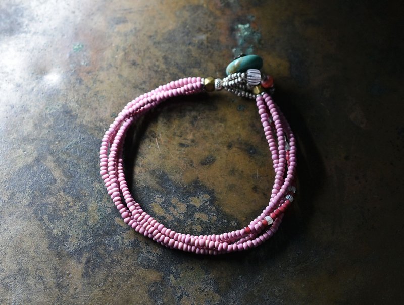 ピンクマサイ、金赤ホワイトハーツ、グーズベリーの4連ブレス　　ターコイズ留め金 - 手鍊/手環 - 玻璃 粉紅色