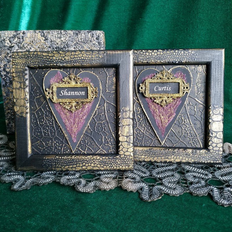 Personalized black wedding gift for a couple, Burgundy hearts with names - 相框/畫框 - 其他材質 黑色