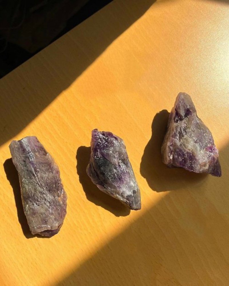 【紫水晶原礦】身心靈療 脈輪 瑜珈 療癒小物 - 擺飾/家飾品 - 水晶 紫色