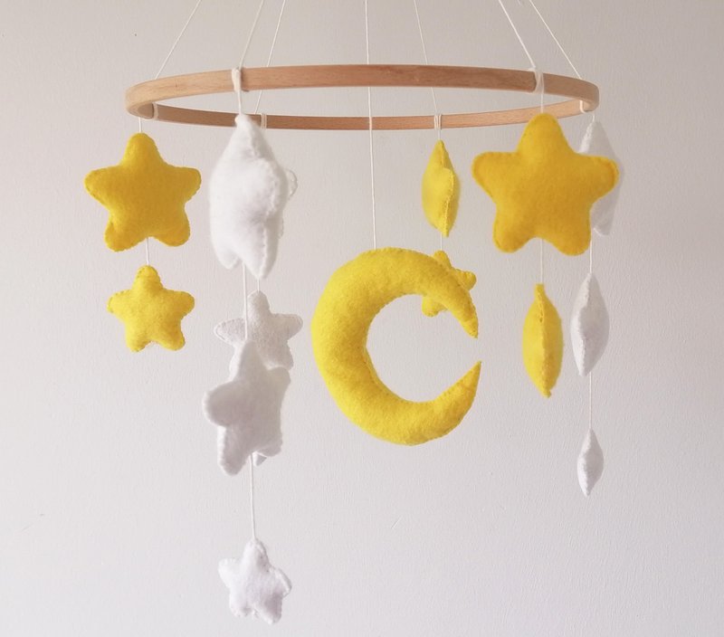 star moon whiteyellow baby mobile crib,neutral boy nursery decor,felt toys gift - ของเล่นเด็ก - วัสดุอื่นๆ 