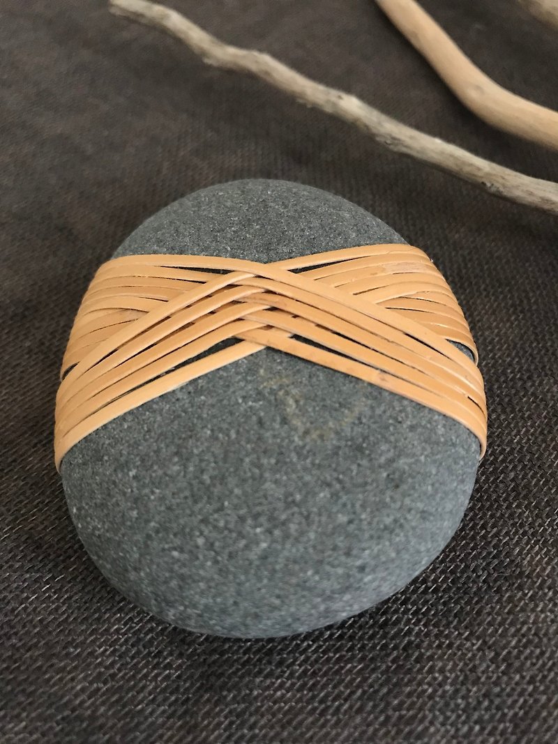 Woven Stone (medium) - ของวางตกแต่ง - หิน สีเทา