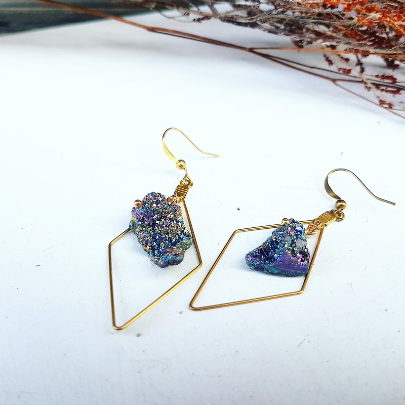 Exclusively sold in rainbow-colored quartz stone-shaped copper hand made _ earrings - ต่างหู - เครื่องเพชรพลอย หลากหลายสี