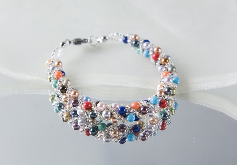 Rainbow twisty swarovski bracelet, length 7 1/2 inches and 2 inches chain - สร้อยข้อมือ - ไข่มุก หลากหลายสี