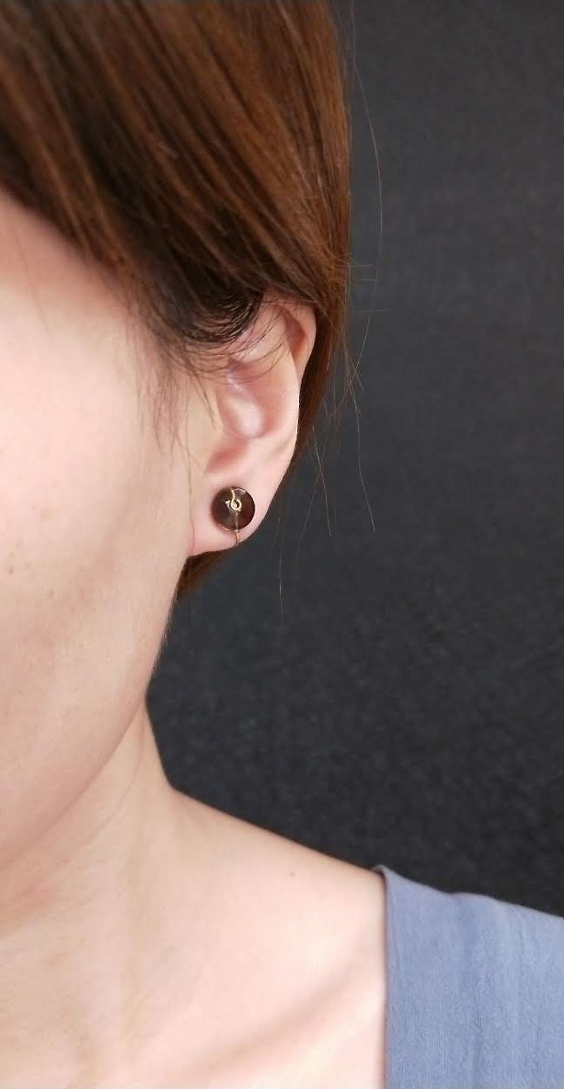 earring. Cutting face tea crystal clip earrings - Earrings & Clip-ons - Crystal Brown