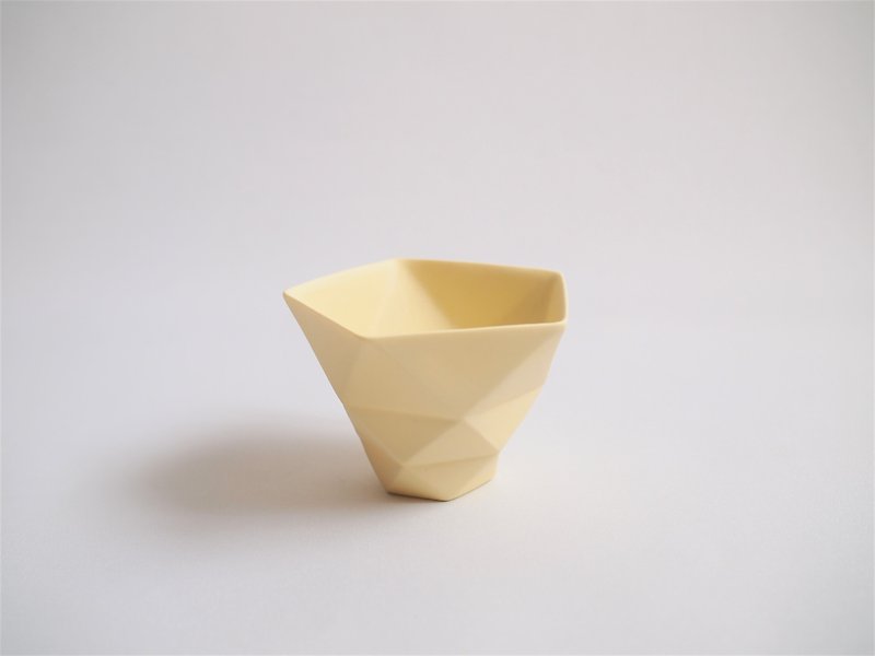 origami cup yellow - แก้วไวน์ - ดินเผา สีเหลือง