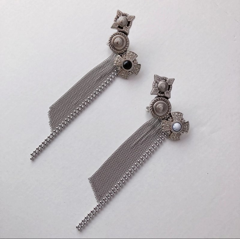 [12] Ainsel Asymmetrical Long Silver Oversized Ear Clip Earring - Earrings & Clip-ons - Other Metals Black