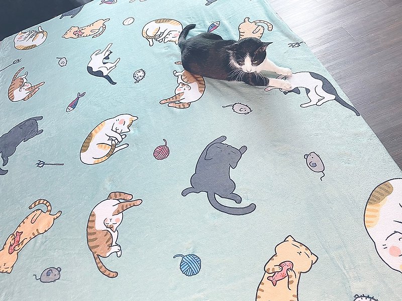【千代獸baichiyo】貓奴隨意毯 客製插畫 毛毯/空調毯/被子 - 被/毛毯 - 其他人造纖維 多色