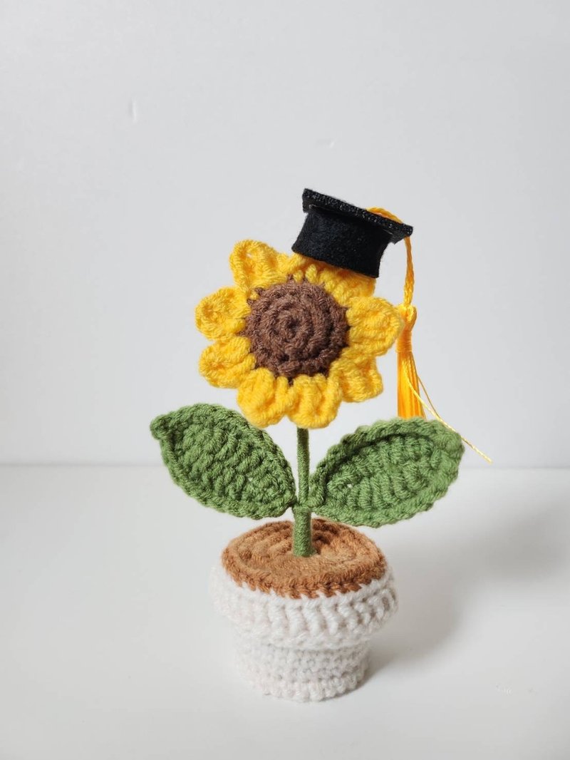 Graduation crochet sunflower pot - Items for Display - Other Materials 