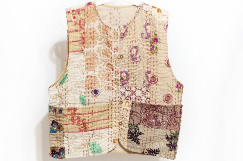 手縫刺繡拼接珠飾背心 印度絲綢拼布手繡背心 刺繡棉上衣-白色花 - 背心/無袖上衣 - 棉．麻 多色