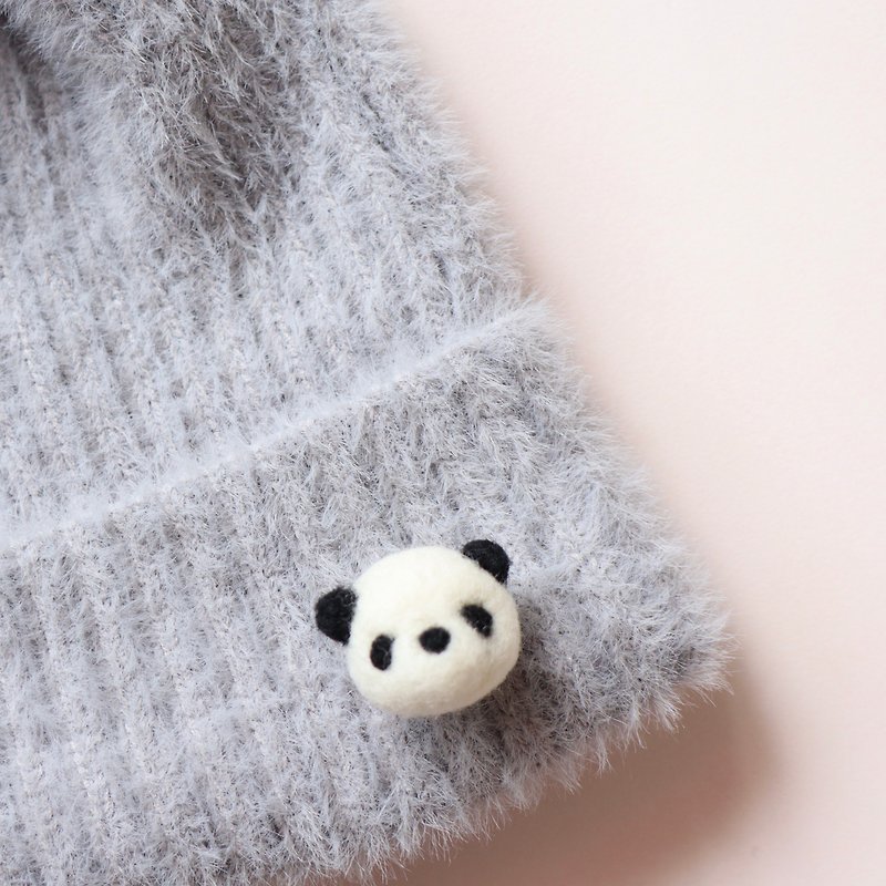 Wool felt panda bear charm brooch pin - Brooches - Wool White