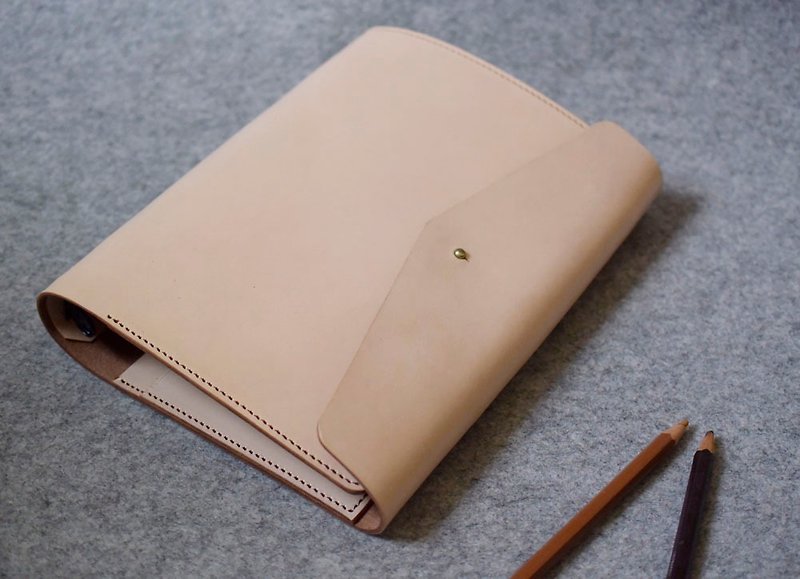 Leather loose-leaf notebook with beveled top cover//2023 handbook/notebook - Notebooks & Journals - Genuine Leather 