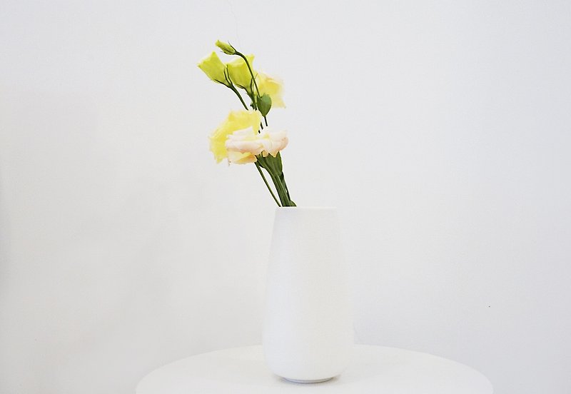簡約北歐風花器－Tall Cylinder无光白 - 花瓶/花器 - 瓷 白色