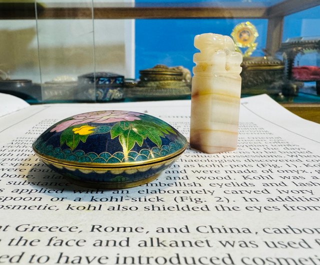中國景泰藍1960-1970 藍地粉色牡丹銅胎掐絲琺瑯小盒印泥盒