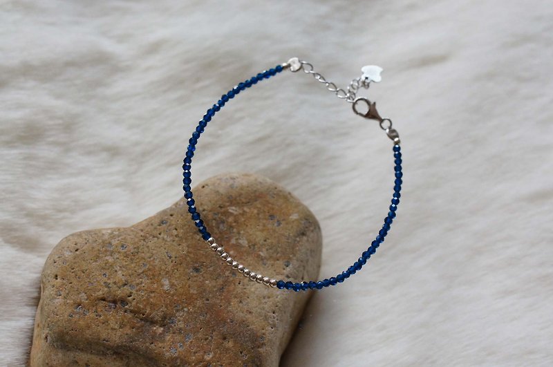 藍剛玉銀手鍊 ( Blue Corundum Bracelet  with Linear Alloy ) - 手鍊/手環 - 寶石 藍色