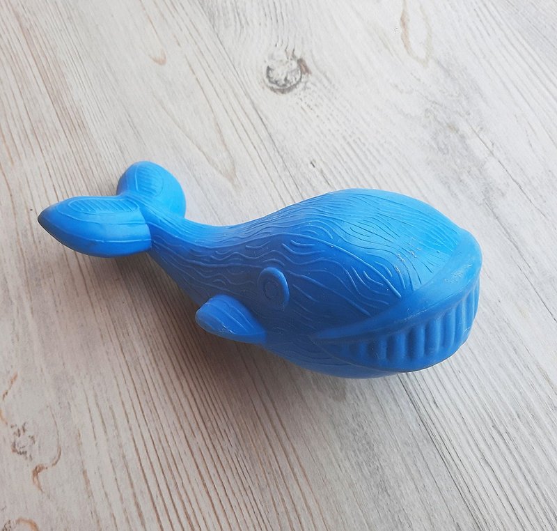 Blue whale toy – Soviet vintage plastic kids bath toy made in USSR - ของเล่นเด็ก - พลาสติก สีน้ำเงิน