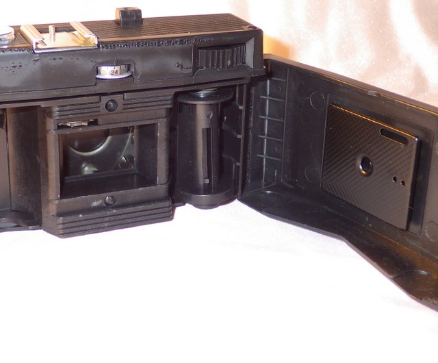 日本公式品 Smena-8mフィルムカメラ LOMO Lomography LOMO