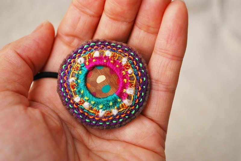Colorful embroidered round hair tie - Hair Accessories - Thread Multicolor