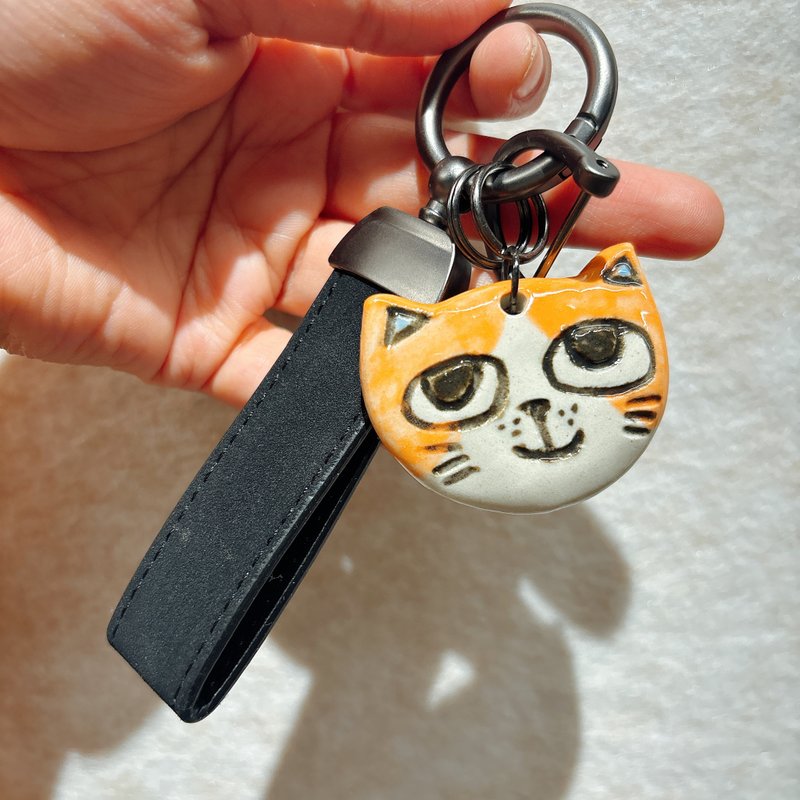 Cat pendant│Yoshino Eagle x keychain handmade cat ceramic gift - ที่ห้อยกุญแจ - ดินเผา 