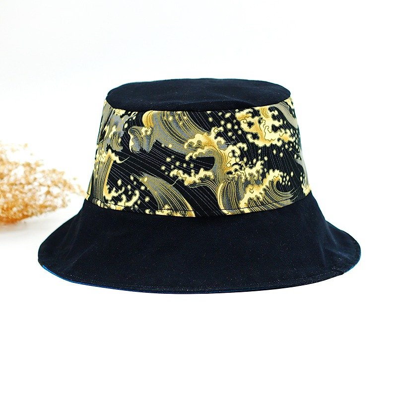 Calf Calf Village village men and women hand-sided cap hat neutral wild Japanese ukiyo-e gold stitching {} Great waves to send black gold [H-147] - Hats & Caps - Cotton & Hemp Black