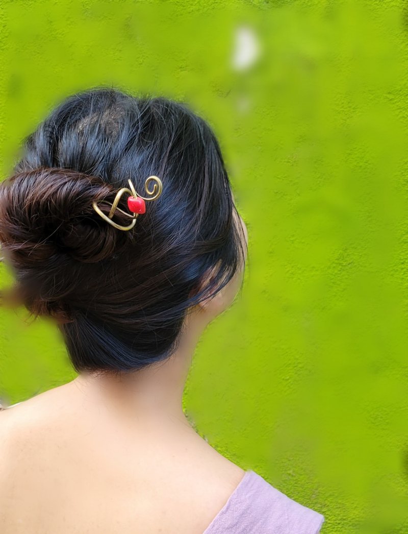 Sea bamboo coral red bead hairpin / handmade brass - Hair Accessories - Copper & Brass Gold