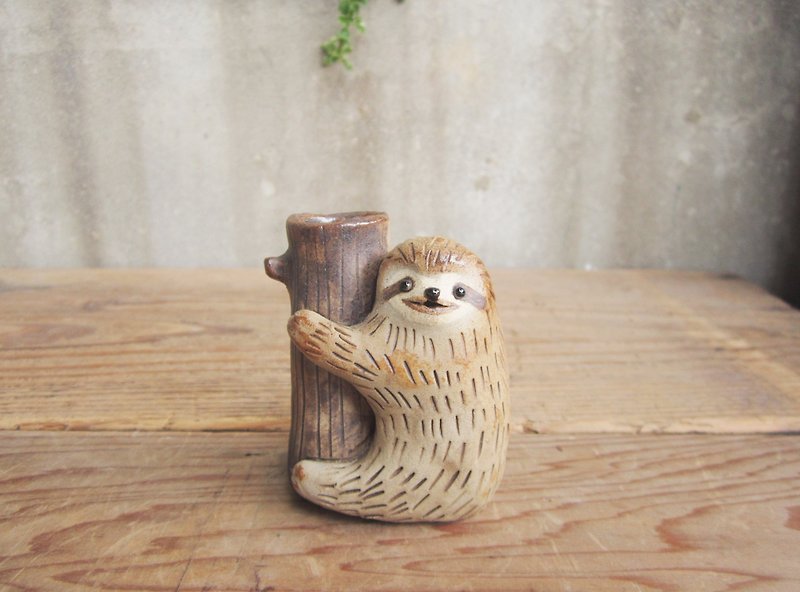 Sloth and tree vase (right) without holes - Pottery & Ceramics - Pottery Khaki