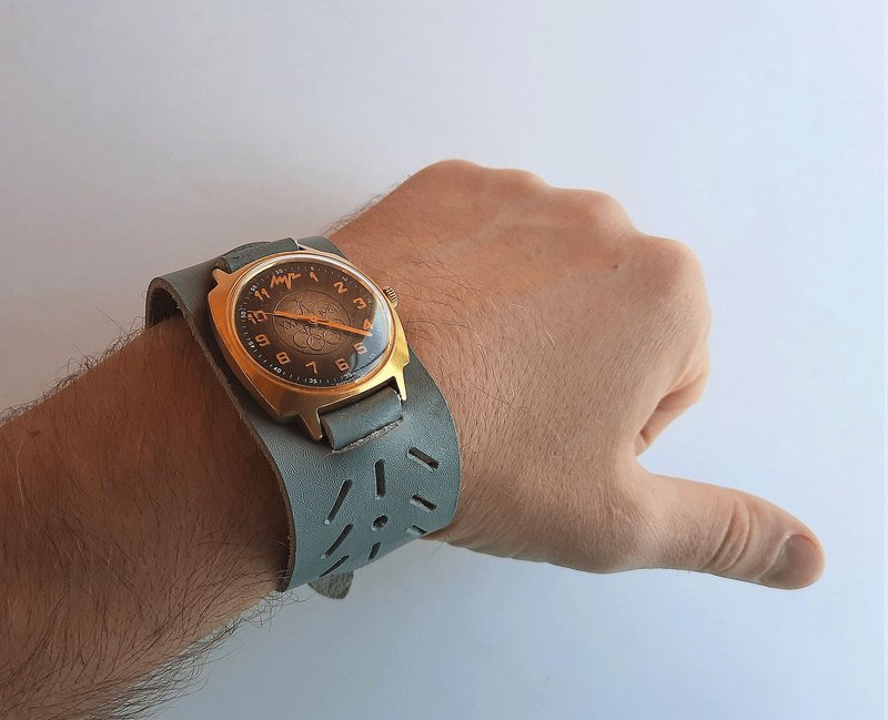 Soviet wrist watch Luch 2209 23 jewels – Moscow Olympiad 1980 memorable gift - 男錶/中性錶 - 其他材質 