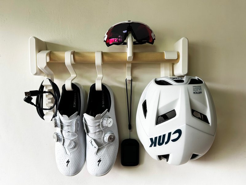 Drill-free bicycle equipment storage rack, helmet, shoes, sunglasses, computer, charging cable - จักรยาน - พลาสติก หลากหลายสี