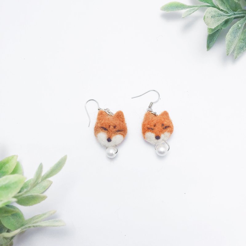 Fox Wool Felt Dangle Earrings_Ear Hook/ Clip-On Valentine's Day Fox Mother's Day - ต่างหู - ขนแกะ สีส้ม