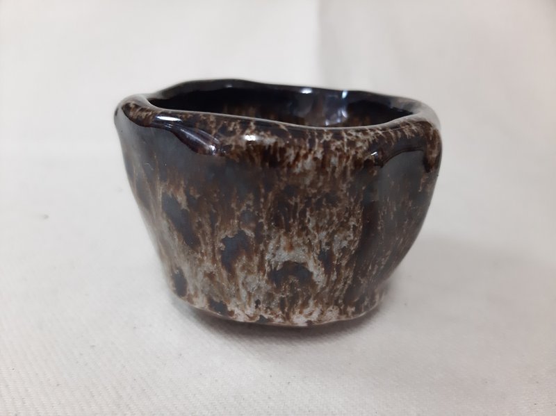 流瀑手捏陶杯 - 茶壺/茶杯/茶具 - 陶 咖啡色