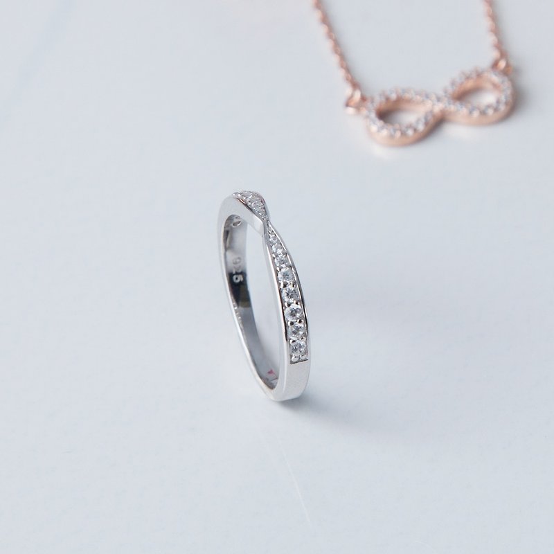 Sparkling radian sterling silver ring - แหวนทั่วไป - โลหะ สีเงิน
