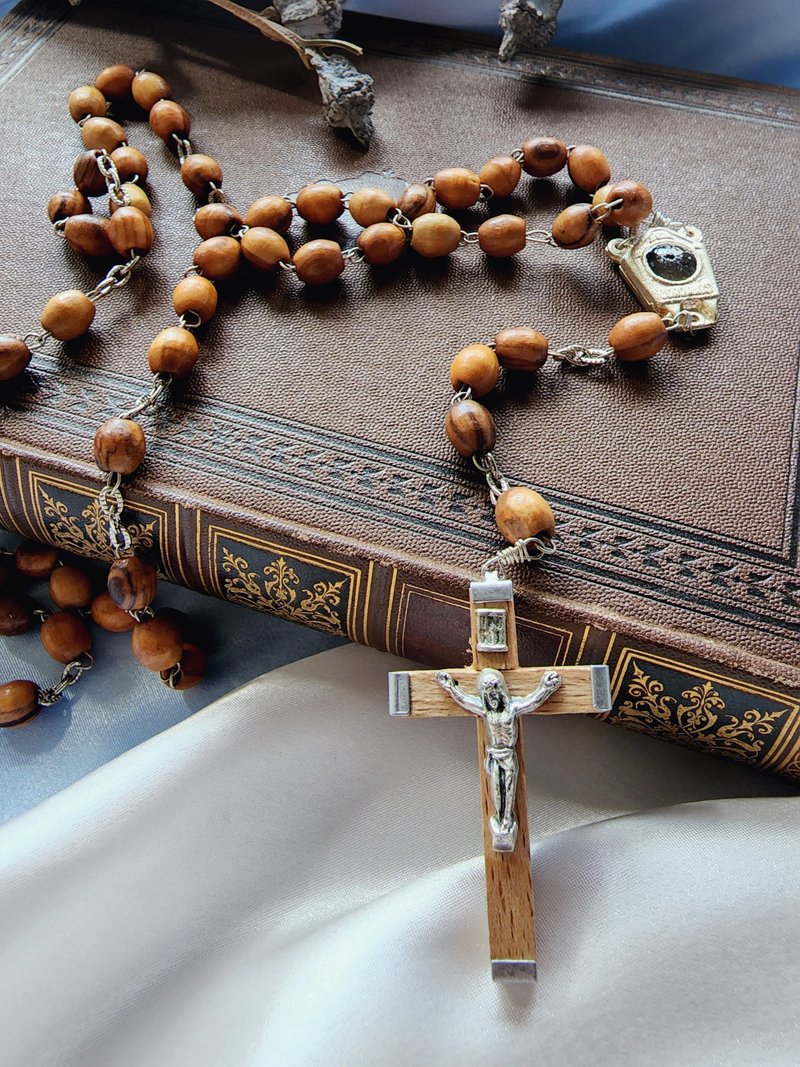 American Western Antique Jewelry/Wooden Ball Jerusalem Christ Cross Pendant Y-shaped Long Necklace - สร้อยคอยาว - วัสดุอื่นๆ 