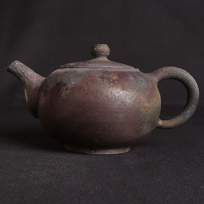 After the firewood is burned into the carbon, the pot - Teapots & Teacups - Pottery Brown