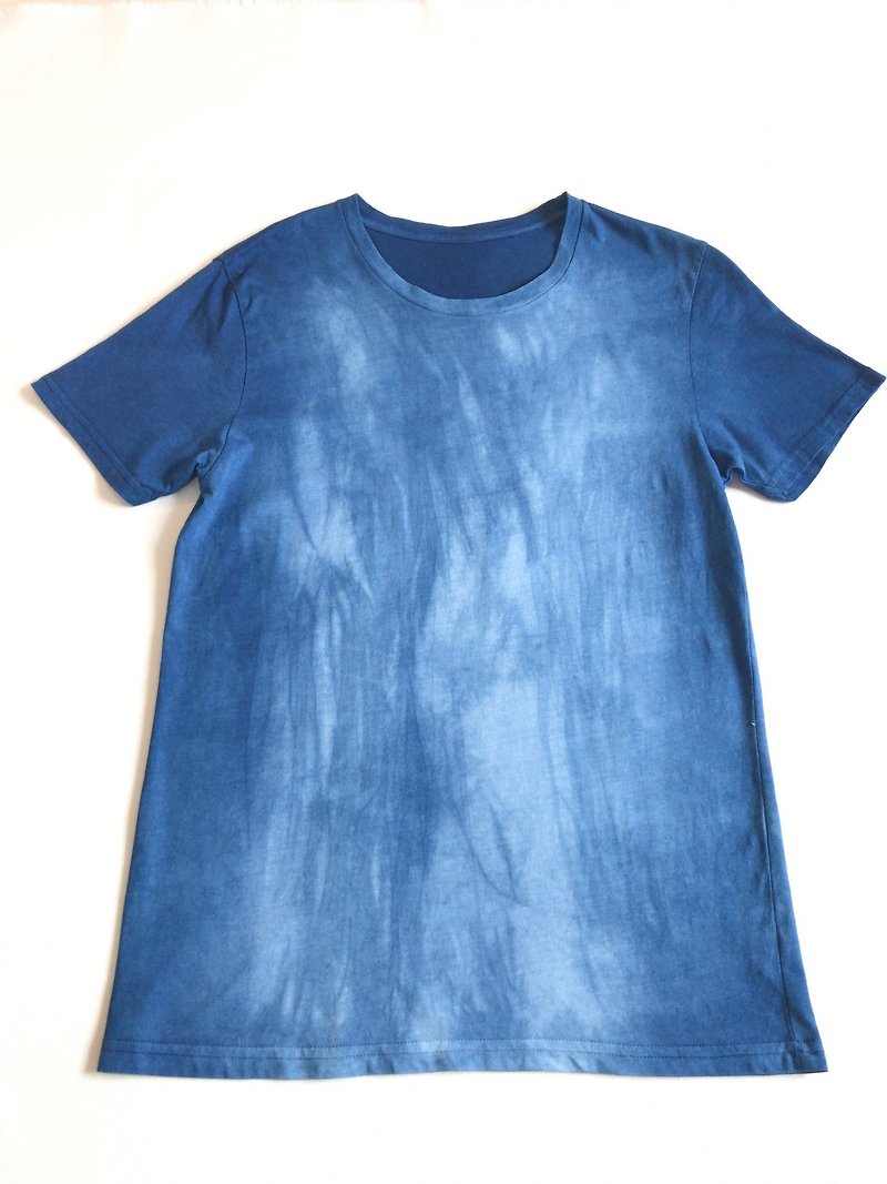 Waterfall TEE Indigo dyed indigo dye organic cotton - เสื้อฮู้ด - ผ้าฝ้าย/ผ้าลินิน สีน้ำเงิน