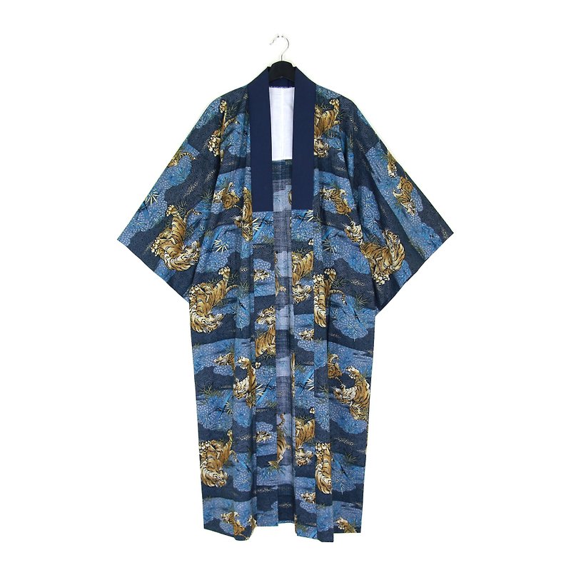 Back to Green :: Japan back with kimono long full version of exquisite hand-painted tiger \ / men and women can wear / / vintage kimono (KC-45) - Women's Casual & Functional Jackets - Silk 