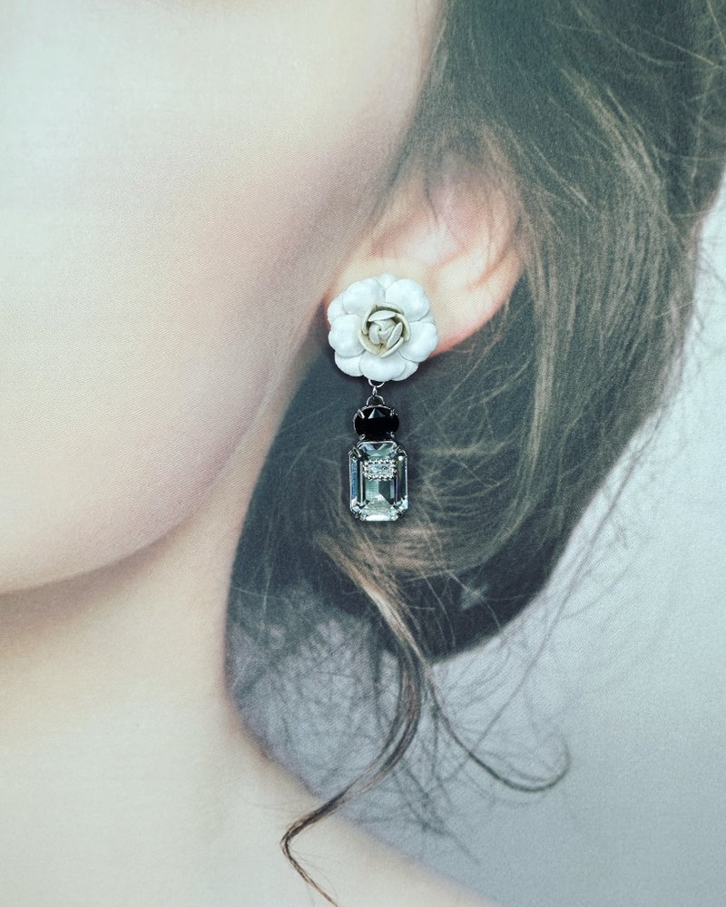 Classic Mini-Leather Camellia with Crystal Perfume Bottle Earrings - ต่างหู - หนังแท้ ขาว