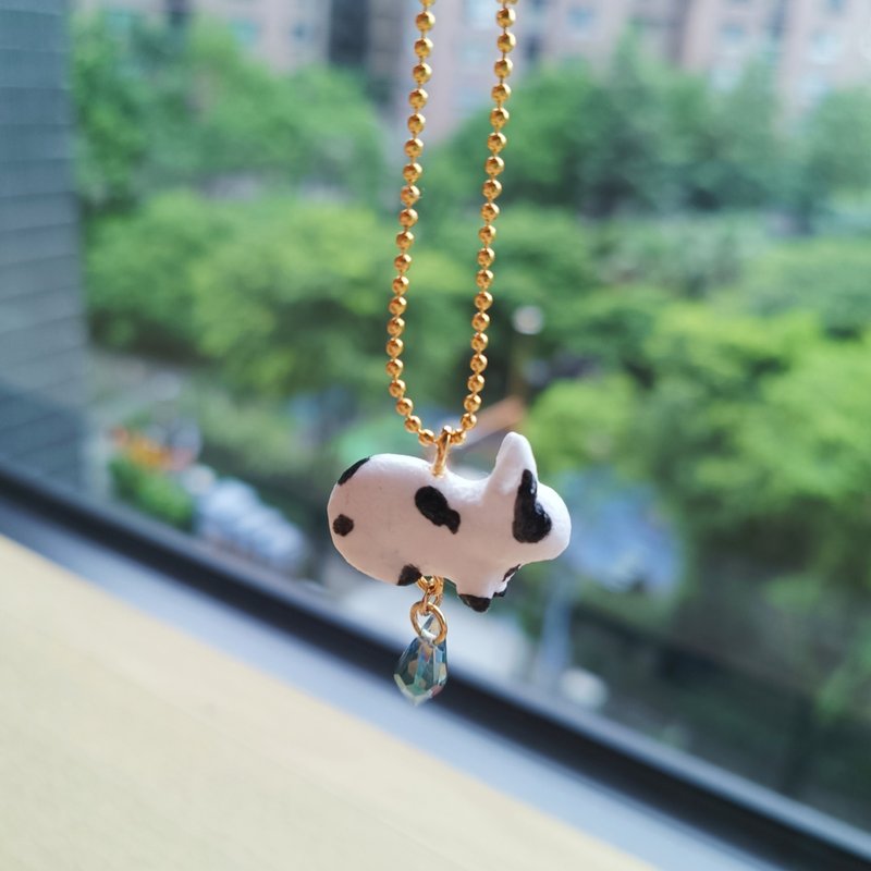 乳牛兔兔 草原最奶的存在 手工吊飾/飾品/袖珍黏土-3minutes - 吊飾/掛飾 - 黏土 黑色