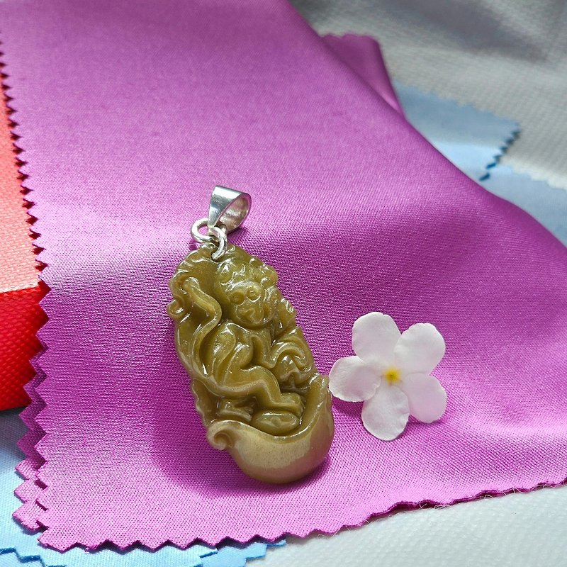 Zodiac Jade Pendant Carved Monkey Honey Jade 925 Silver Loop Natural Jadeite - 其他 - 玉石 多色
