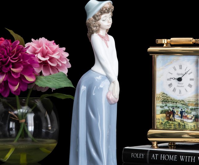 スペイン国宝 リヤドロ ナオ エレガントな愛の気分 陶器人形 磁器人形