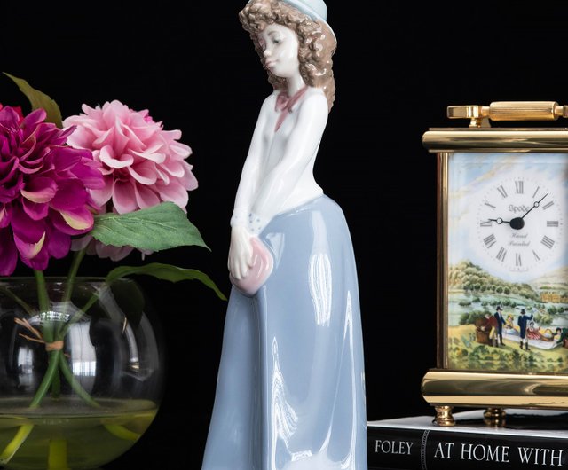 スペイン国宝 リヤドロ ナオ エレガントな愛の気分 陶器人形 磁器人形