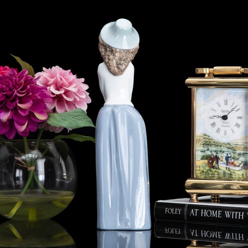 スペイン国宝 リヤドロ ナオ エレガントな愛の気分 陶器人形 磁器人形