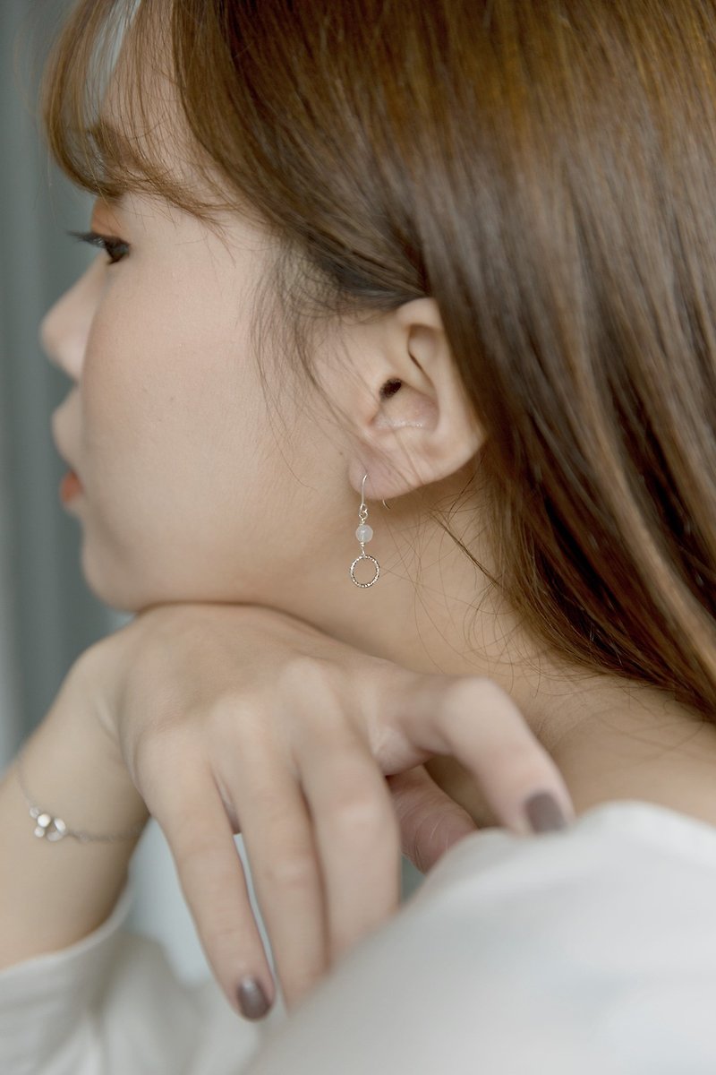 ZHU. Handmade earrings | Petite beauty (sterling silver / A-grade blue agate / Christmas / exchange gifts) - Earrings & Clip-ons - Sterling Silver 