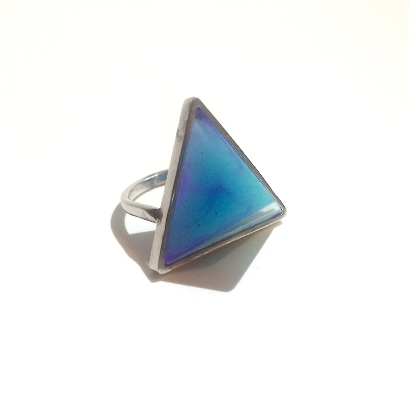 PRISM三角リング　シルバー　ブルー - リング - 金属 ブルー